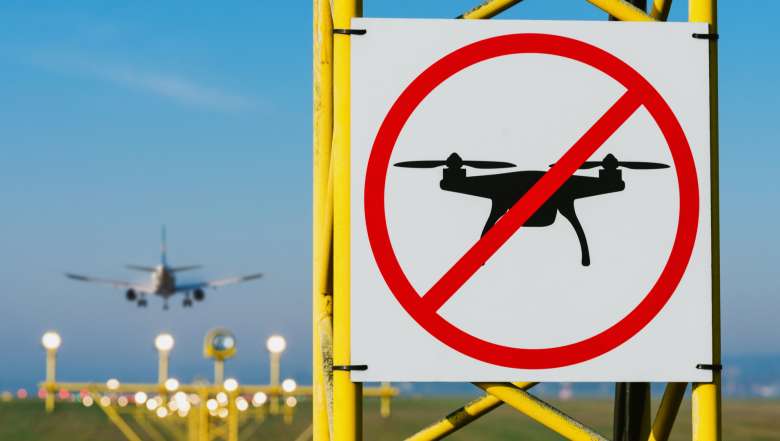Drohnenflug am Flughafen Drohnenflug am Flughafen