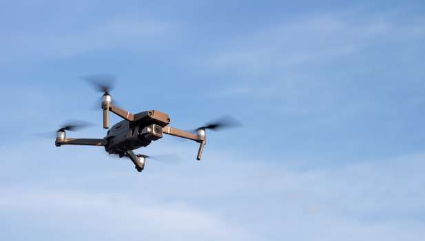 flying drone flying drone