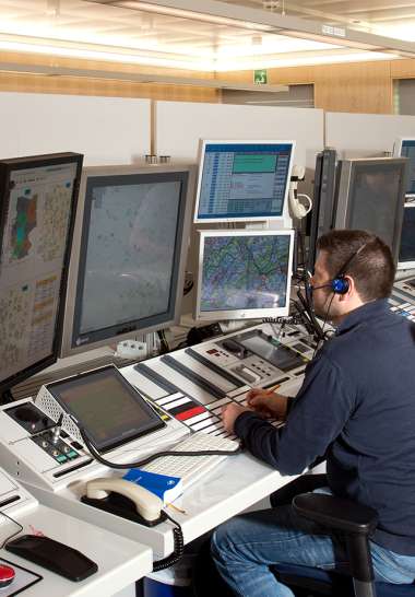 FIS controllers at work