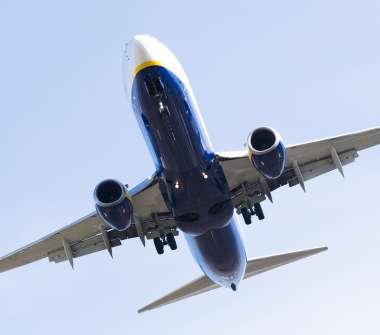 airplane approaching