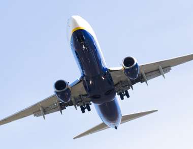 Flugzeug am Himmel Flugzeug am Himmel