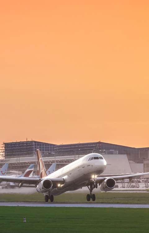 Flugzeug am Stuttgarter Flughafen Flugzeug am Stuttgarter Flughafen