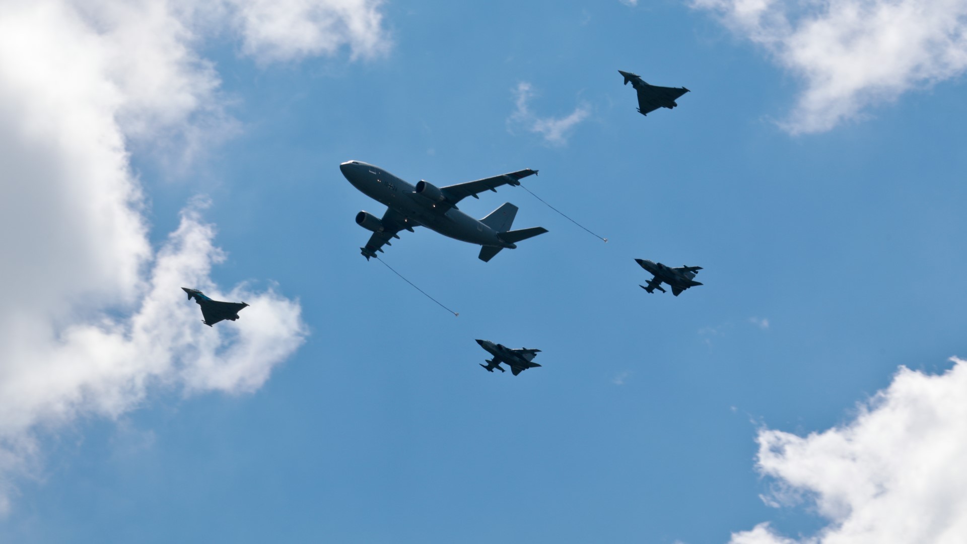 aerial refuelling aerial refuelling