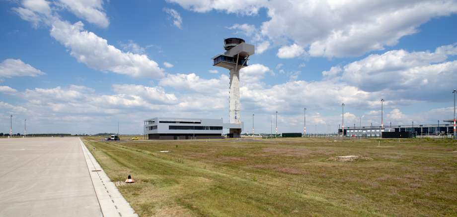 Berlin Brandenburg tower