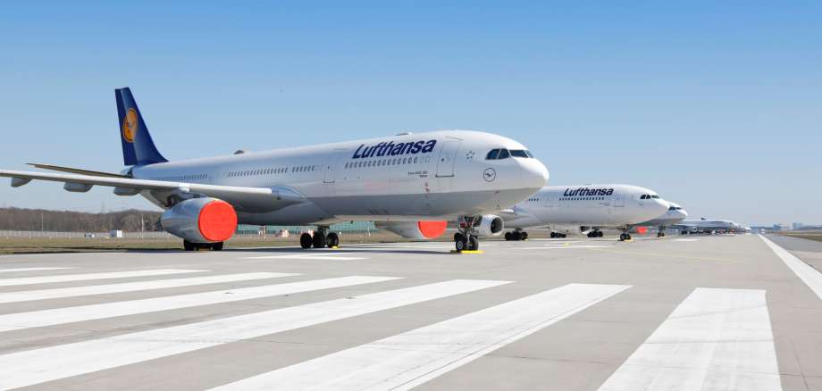 parked aircraft at Frankfurt airport